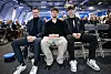 HSV-Sportdirektor Claus Costa und die Profis Otto Stange und Luka Vuskovic (v.l.) bei der Mitgliederversammlung.