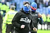 Vermummte Ranges-Fans stürmen in Glasgow auf den Platz