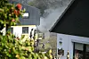 Eine Ausbreitung des Feuers auf benachbarte Gebäude konnten die Einsatzkräfte verhindern.