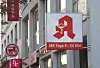 Apothekenschild an einem Hus