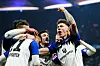 HSV-Profi Nicolai Remberg (r.) und seine Kollegen bejubeln das Tor zum 3:1 gegen Union Berlin.
