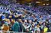 Die HSV-Fans feuern ihre Mannschaft während des Heimspiels gegen Leipzig an.