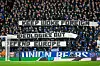 Fans der Glasgow Rangers halten ein Banner zur Verteidigung von Europa hoch