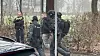 Ein Jugendlicher wurde festgenommen, er soll mit einer Waffe auf dem Schulgelände gesehen worden sein.