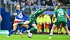 HSV-Profi Camilla Linberg im Zweikampf mit Chiara D'Angelo von Werder Bremen
