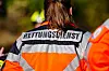Eine Frau vom Rettungsdienst (Symbolbild).